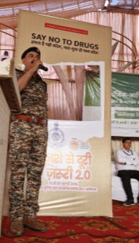 करैरा में माइक्रो बैंक फाइनेंस कंपनी का जागरूकता शिविर, पुलिस ने नशा मुक्ति और साइबर सुरक्षा का दिया संदेश