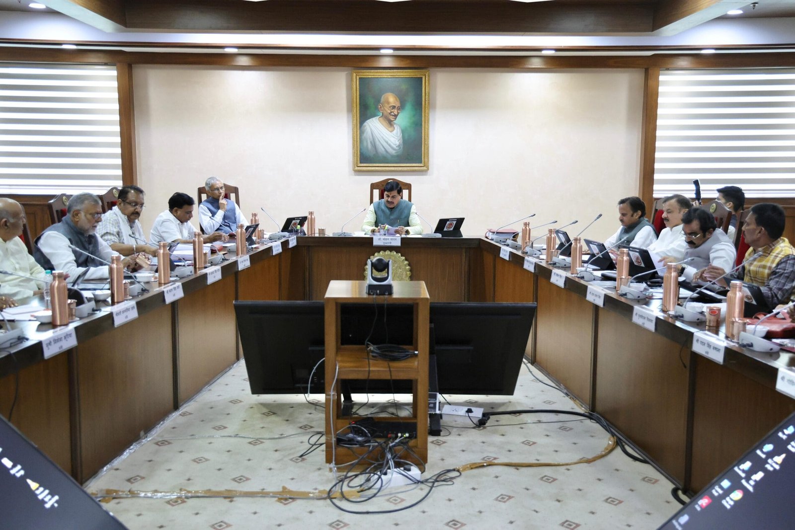MP Cabinet Decisions: बड़े ऐलान, बड़ी उम्मीदें, लेकिन क्या इस बार जमीन पर उतरेंगे फैसले?
