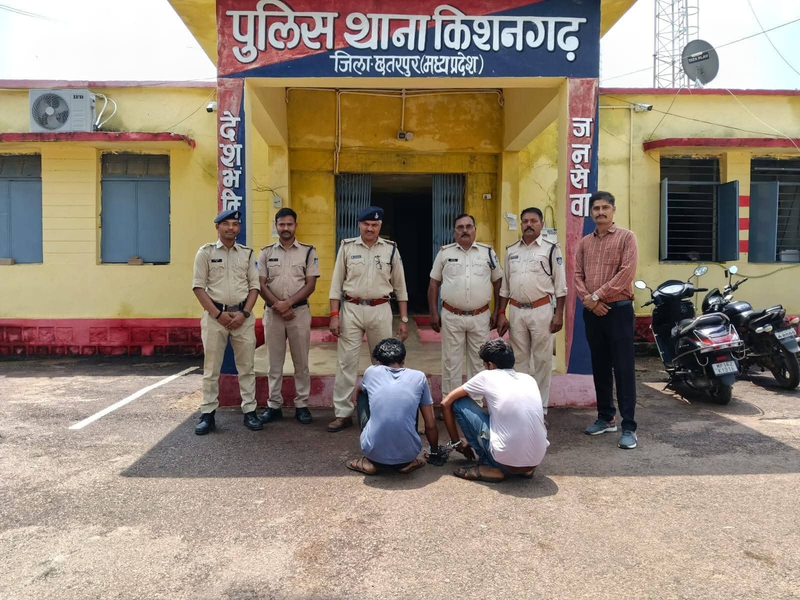 प्रेम प्रसंग में पति की हत्या, पत्नी ने प्रेमी संग मिलकर रची साजिश, तीन आरोपी गिरफ्तार