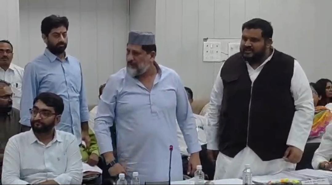 भोपाल में दिशा समिति की बैठक में बवाल, आरिफ मसूद-आतिफ अकील की जनपद अध्यक्ष से तीखी भिड़ंत