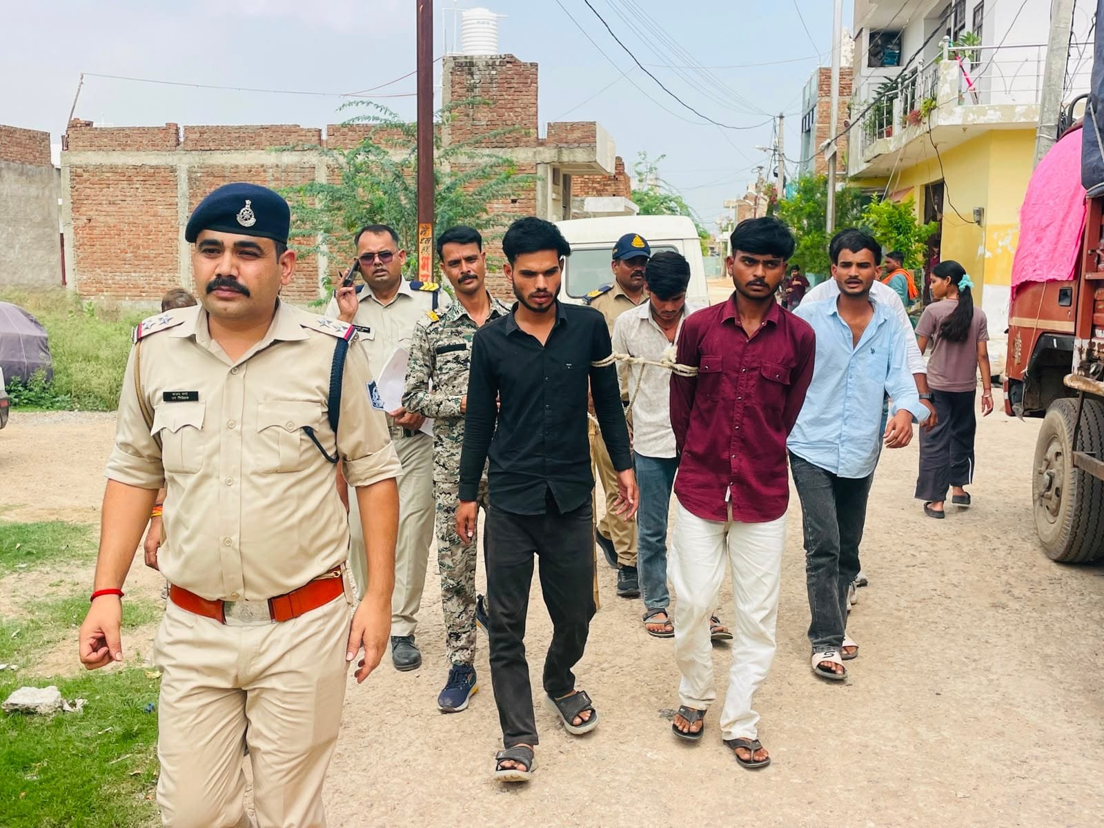 डबरा में 24 घंटे के भीतर फायरिंग कांड का खुलासा, चार आरोपी गिरफ्तार; कट्टा और कारतूस बरामद