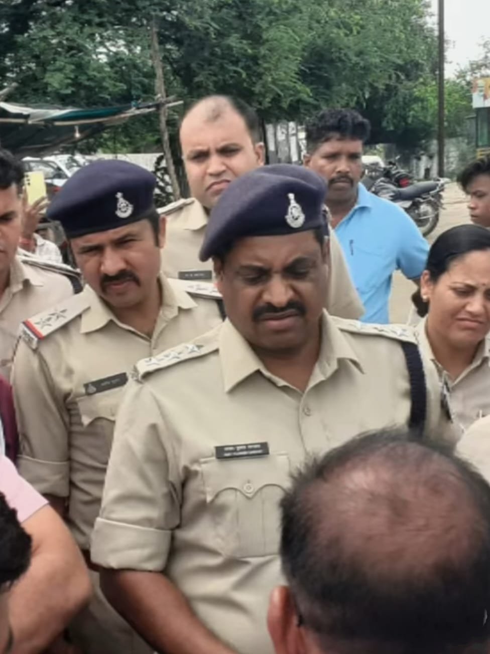 सागर के सनाई गांव में बाबा साहेब की प्रतिमा से छेड़छाड़ के बाद भीम आर्मी का प्रदर्शन, 7 दिन में गिरफ्तारी की मांग