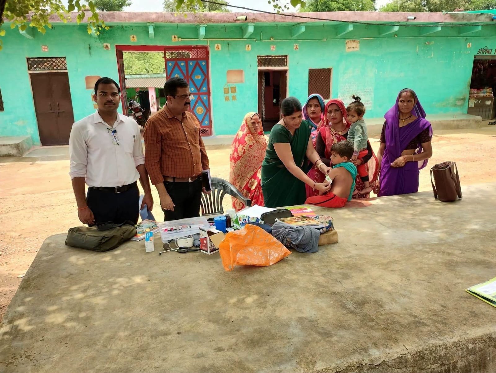 शिवपुरी में दस्तक अभियान का निरीक्षण, अधिकारियों को शत-प्रतिशत सफलता सुनिश्चित करने के निर्देश