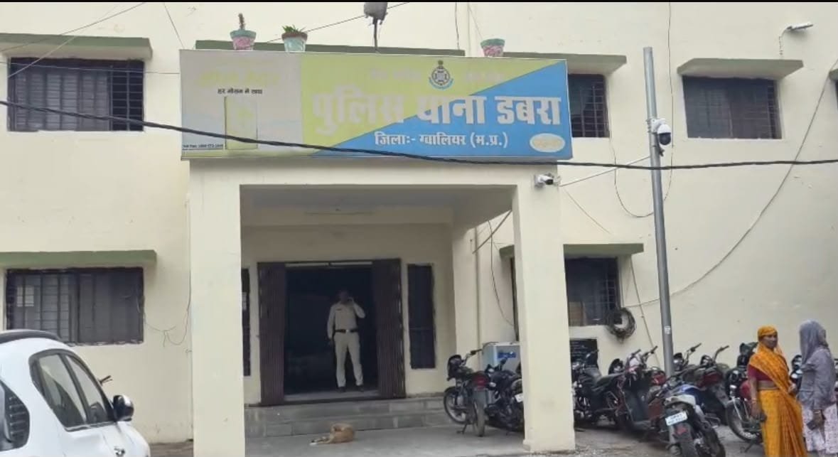 डबरा में पत्नी की संदिग्ध मौत का खुलासा: चरित्र शंका में पति ने तकिए से मुंह दबाकर की हत्या, आरोपी गिरफ्तार
