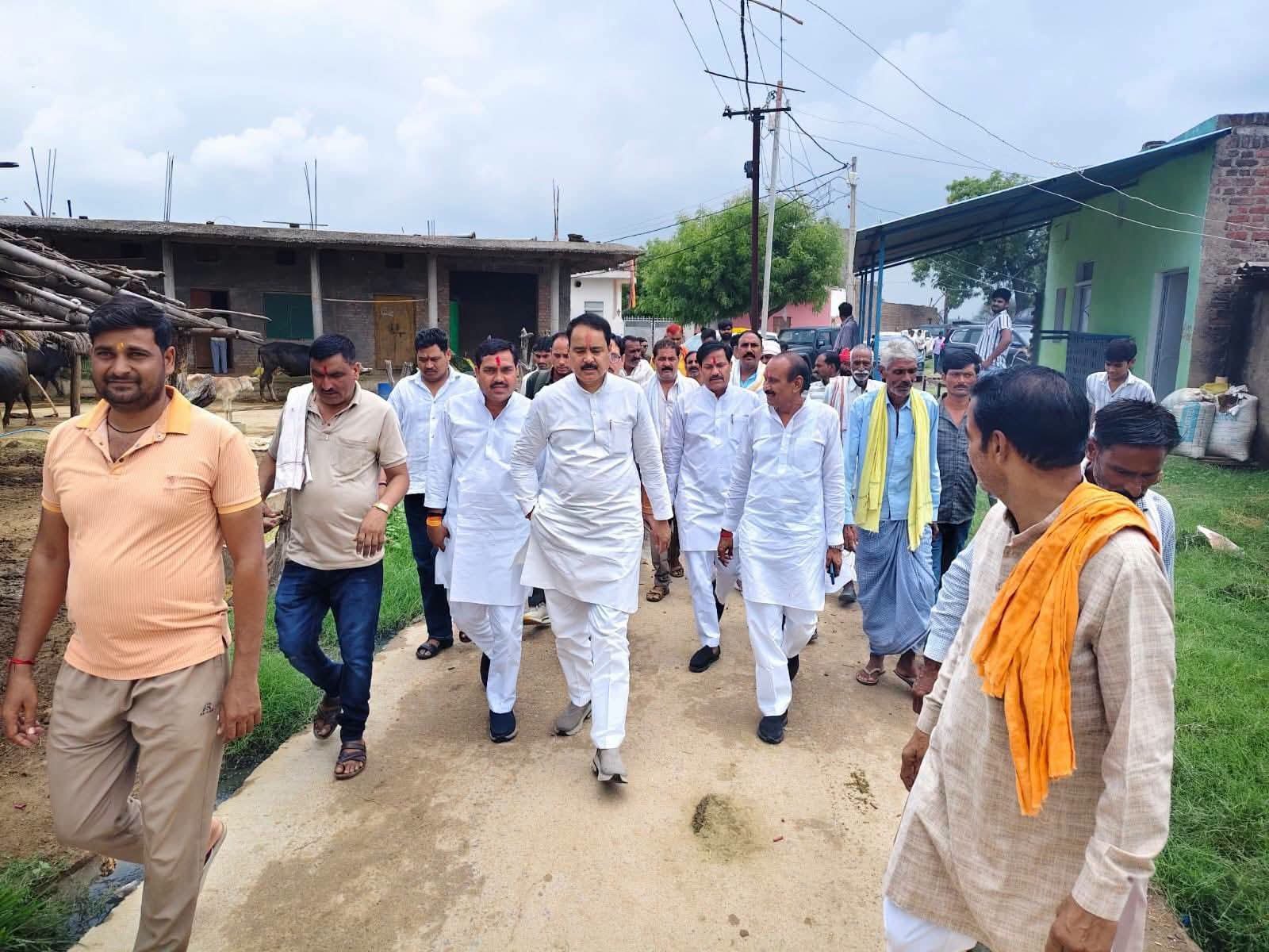 दतिया उपचुनाव: रणवीर सिंह रावत ने भाजपा प्रत्याशी आशुतोष तिवारी के लिए मांगे वोट