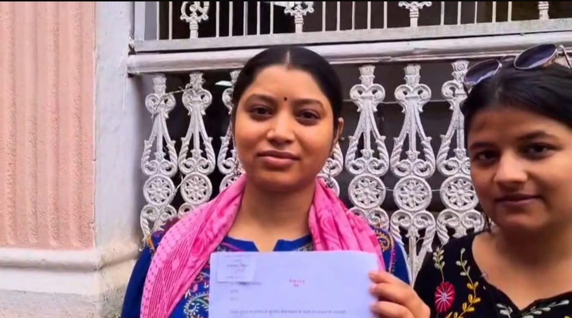 पेपर लीक के विरोध में शिवपुरी में प्रदर्शन की तैयारी: छात्राओं ने कलेक्टर से मांगी धरने और रैली की अनुमति