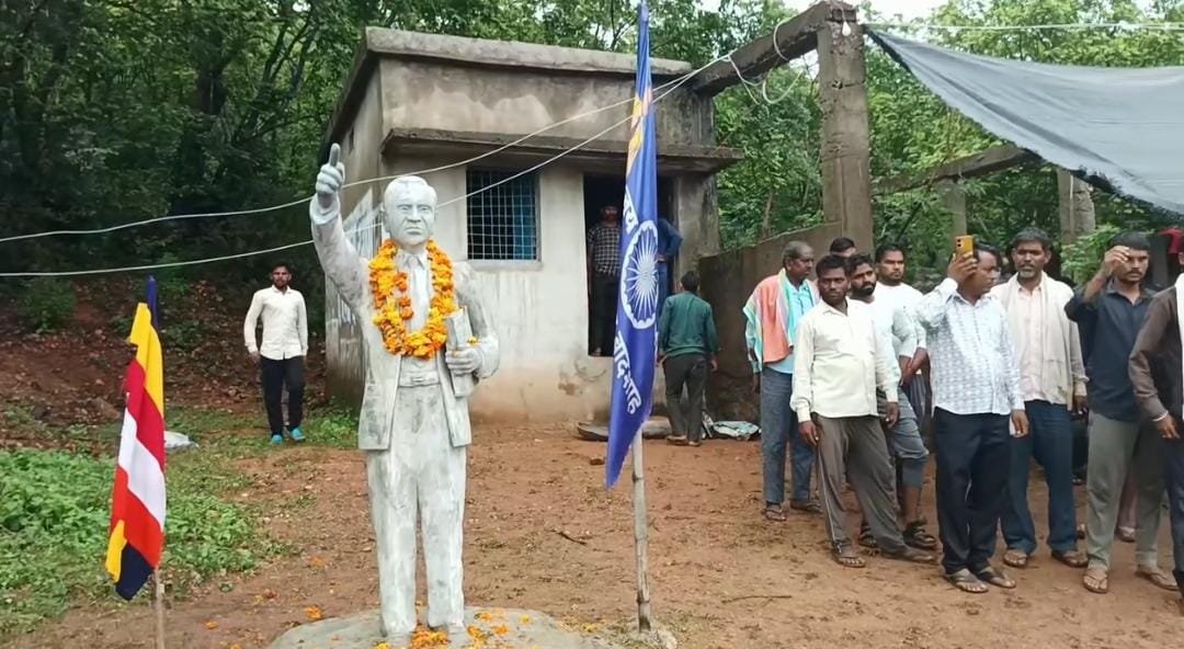 शिवपुरी में अंबेडकर प्रतिमा को लेकर बढ़ा विवाद, दो समाज आमने-सामने; चक्काजाम के बाद FIR दर्ज