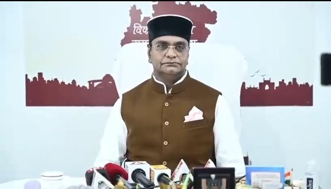 UCC, रोजगार और कर्ज के मुद्दे पर विश्वास सारंग का विपक्ष पर पलटवार, सरकार की उपलब्धियां गिनाईं