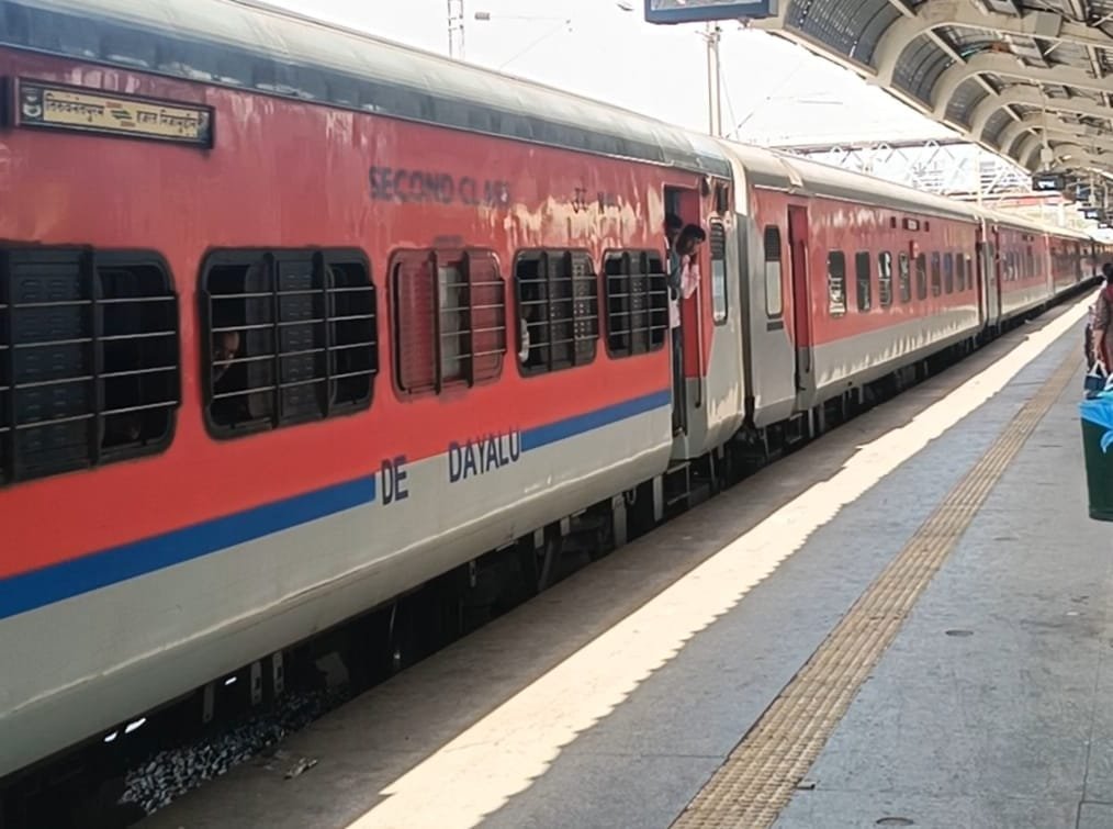 पुणे सेक्शन में लैंडस्लाइड का असर, इंदौर-दौंड सुपरफास्ट एक्सप्रेस 27 जुलाई तक रद्द