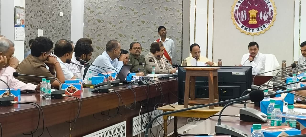 रीवा संभाग के औद्योगिक विकास पर बैठक: सतना चेंबर ने रखे उद्योगों से जुड़े सुझाव