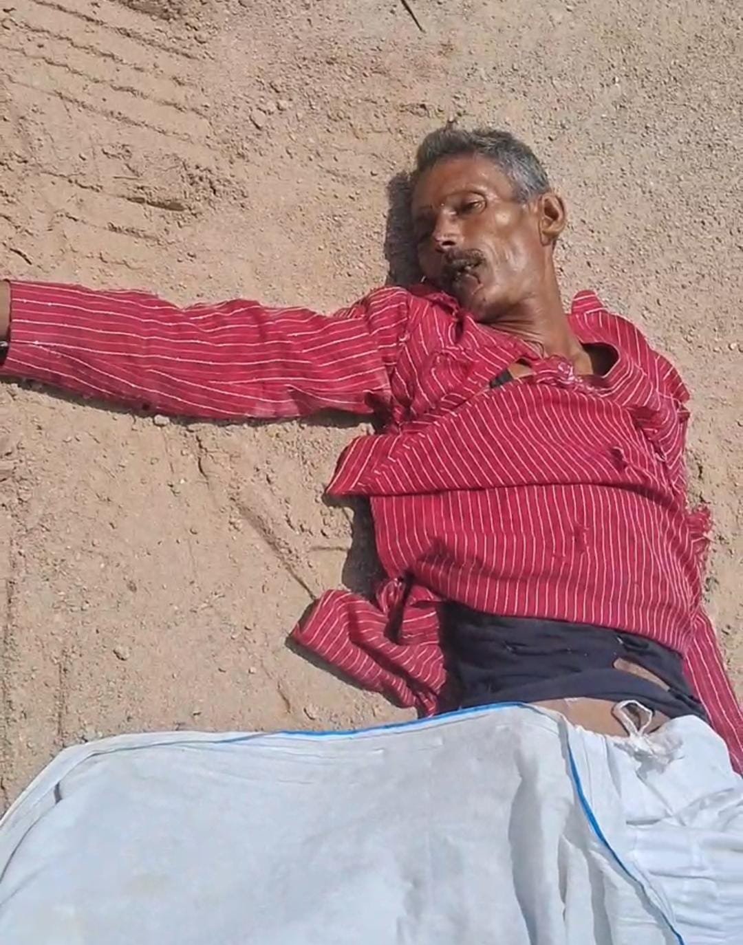 भिण्ड में नेशनल हाईवे-552 पर भीषण सड़क हादसा, बाइक सवार युवक की मौत, महिला गंभीर घायल
