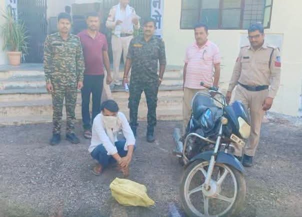 कोलारस पुलिस ने 7 दुकानों में हुई चोरी का किया खुलासा, एक आरोपी गिरफ्तार