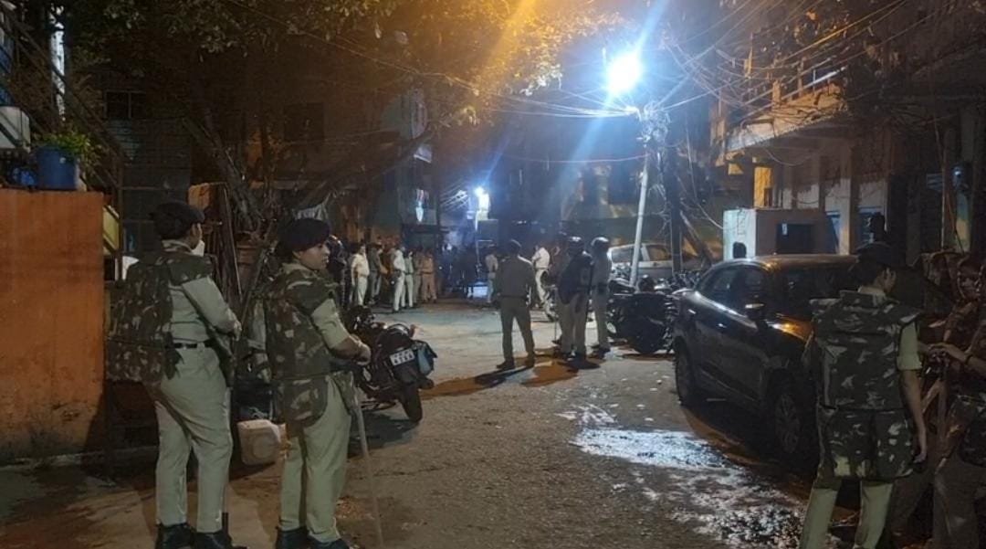 भोपाल के इतवारा में नशे पर सबसे बड़ी कार्रवाई, 300 पुलिसकर्मियों ने 70 मकानों पर मारे छापे