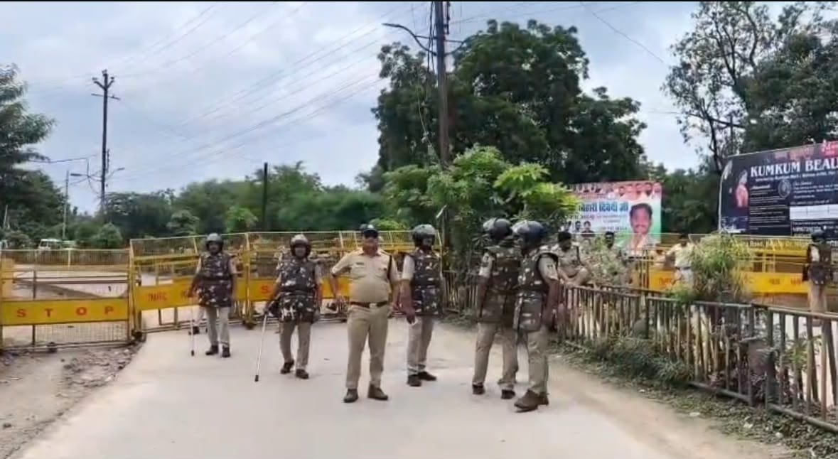 मैहर: भाजपा कार्यालय घेराव से पहले ही रोका गया NSUI का काफिला, बैरिकेडिंग पर पुलिस से तीखी झड़प