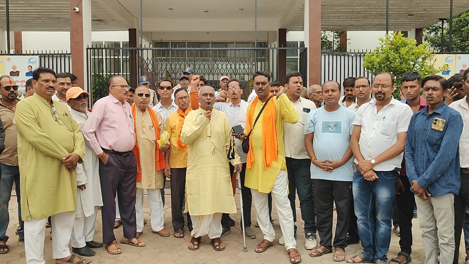 मध्य प्रदेश: ‘गो सम्मान आह्वान अभियान’, गौ माता को राष्ट्र माता घोषित करने की मांग