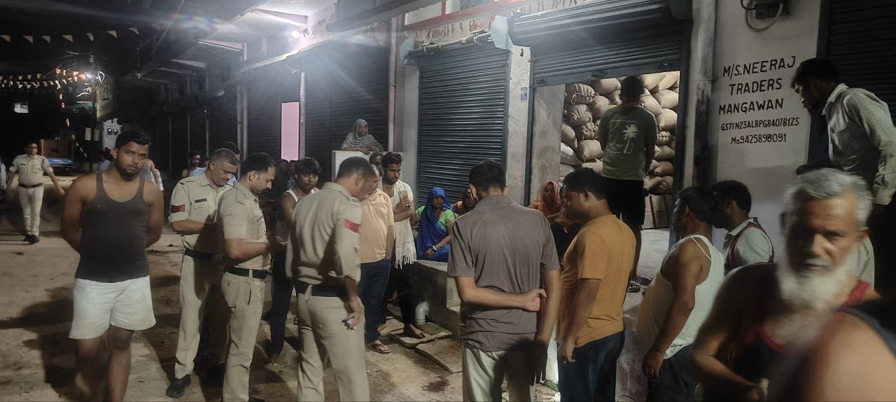 रीवा में दिनदहाड़े गल्ला व्यापारी पर फायरिंग, सीसीटीवी में कैद हुई वारदात
