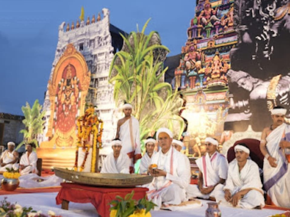 सागर में रावतपुरा सरकार के सान्निध्य में माँ राजराजेश्वरी हरिद्रा कोटि कुमकुमार्चन महाअनुष्ठान संपन्न, उमड़ी श्रद्धालुओं की आस्था