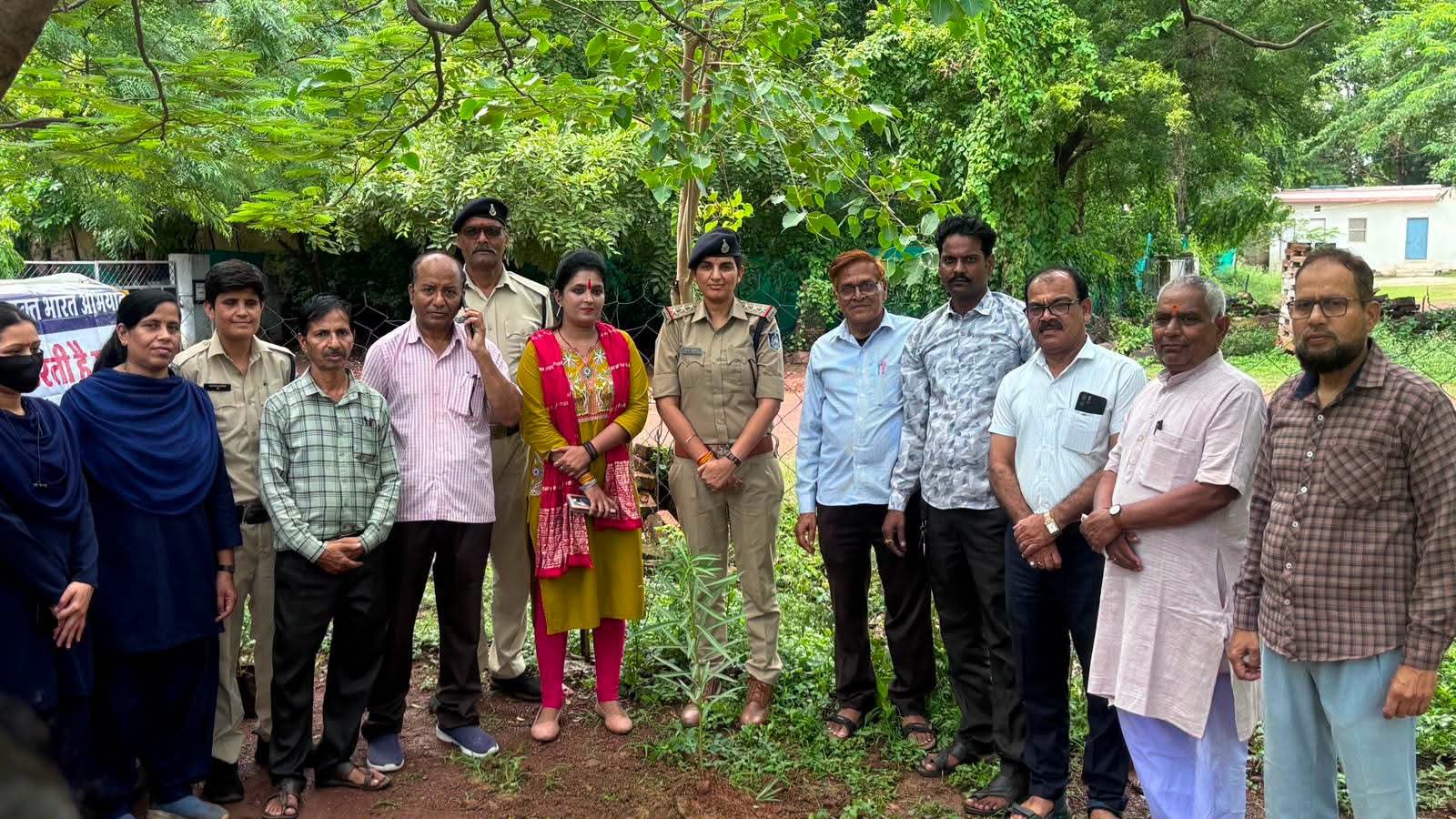 शिवपुरी में ‘नशे से दूरी 2.0’ अभियान: महिला थाना और माँ शारदा नशा मुक्ति केंद्र की पहल, नशामुक्ति वाहन को दिखाई हरी झंडी