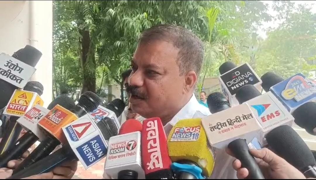 दतिया उपचुनाव में गड़बड़ी के आरोप, कांग्रेस ने चुनाव आयोग से की शिकायत: उमंग सिंगार