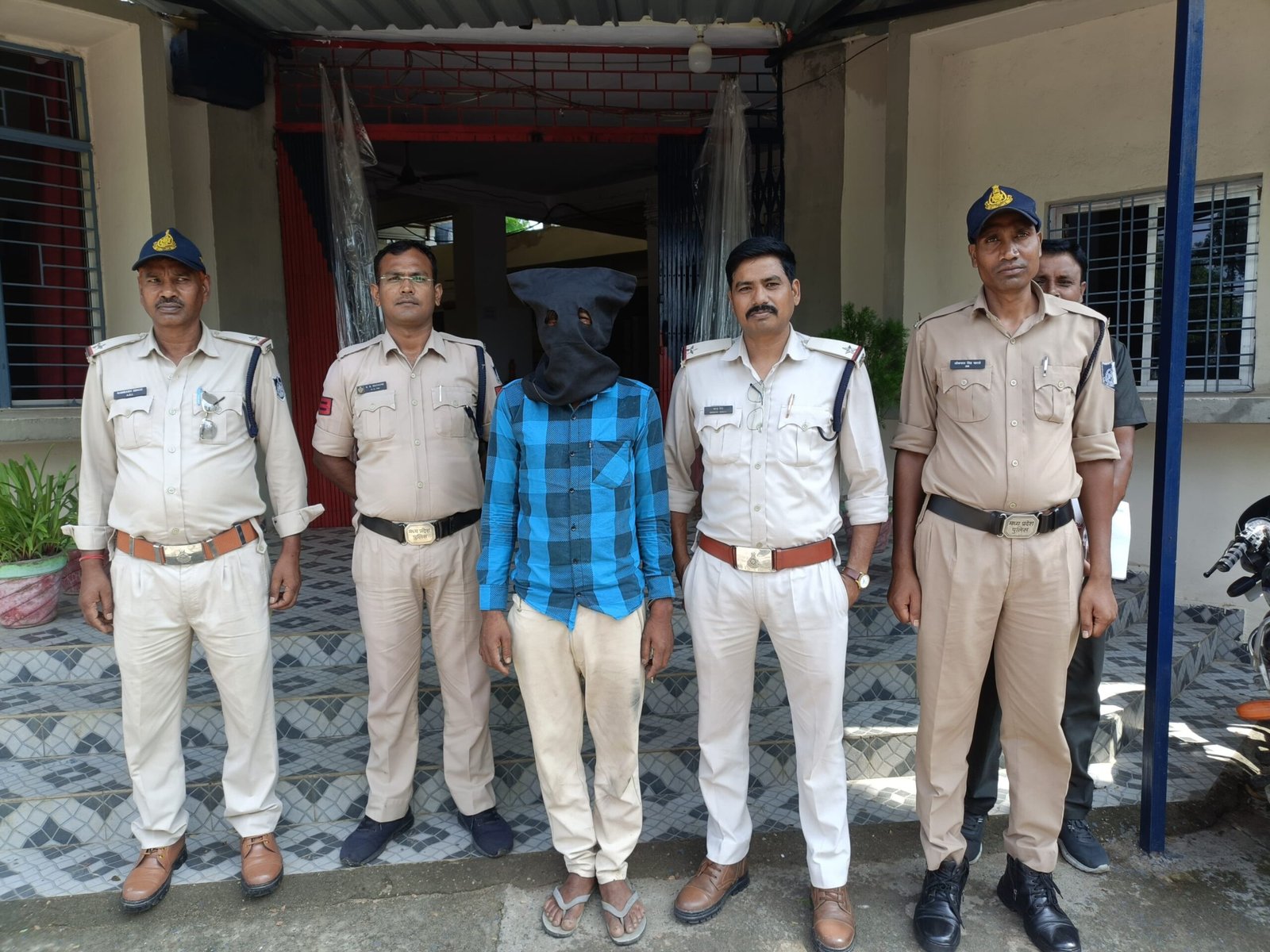 धनपुरी पुलिस ने 24 घंटे में सुलझाई चोरी की वारदात, आरोपी गिरफ्तार, ₹1.50 लाख का मशरूका बरामद