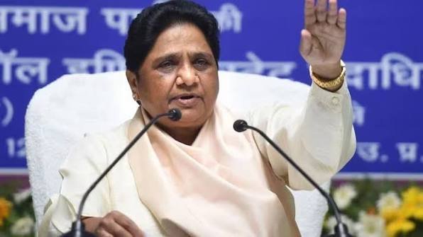 लखनऊ में मायावती का बड़ा बयान: ‘चुनावी स्वार्थ के लिए हिंसा और सड़क जाम नहीं करती बसपा’, विरोधियों पर दलितों को बांटने और गुमराह करने का लगाया आरोप