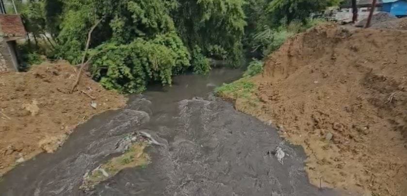 मानसून से पहले रीवा प्रशासन अलर्ट, अतिक्रमण हटाने और जर्जर भवनों पर शुरू हुई कार्रवाई