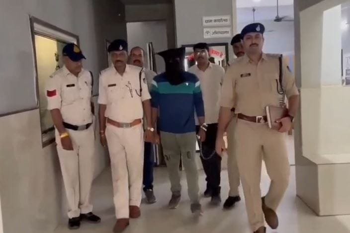 खकनार पुलिस की बड़ी कार्रवाई: कुख्यात अंतरजिला बदमाश अवैध पिस्टल के साथ गिरफ्तार