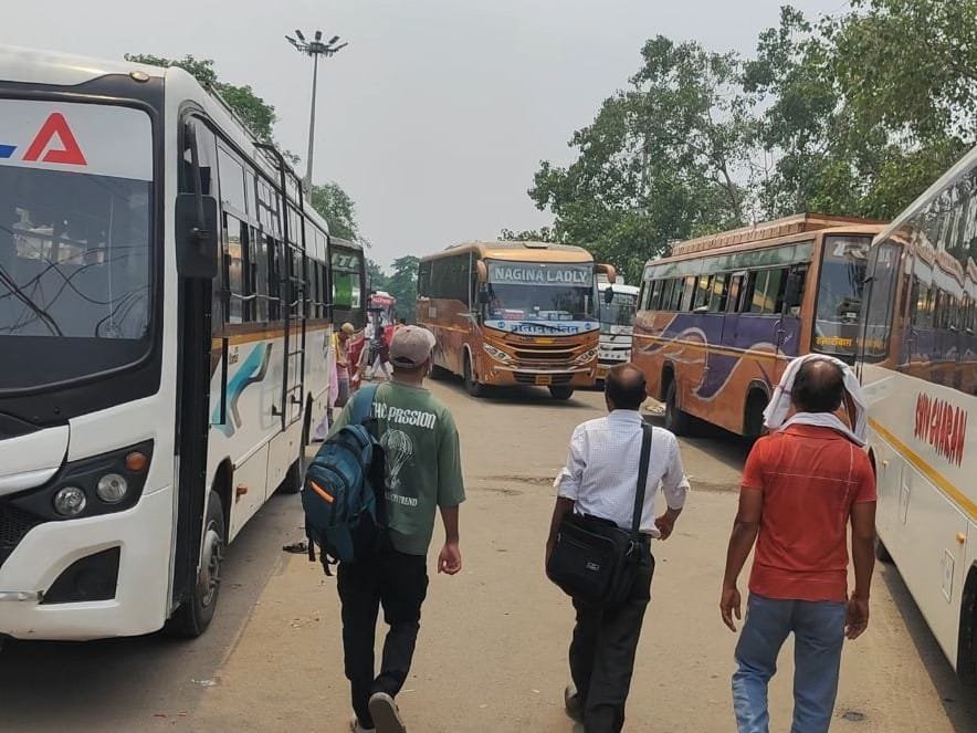 बस किराया बढ़ोतरी के विरोध में कलेक्टर को सौंपा आवेदन, 15 दिन में फैसला नहीं तो आंदोलन की चेतावनी