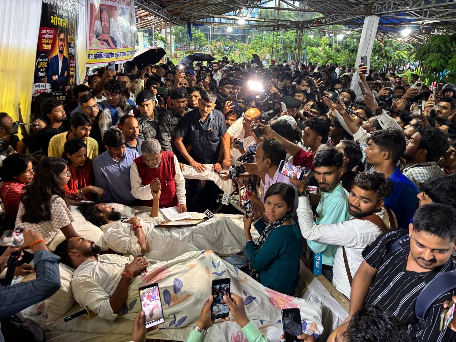 झारखंड: प्रतियोगी परीक्षाओं में गड़बड़ी को लेकर बाबूलाल मरांडी का सरकार पर हमला, सीबीआई जांच की मांग के साथ सड़क से सदन तक आंदोलन का ऐलान