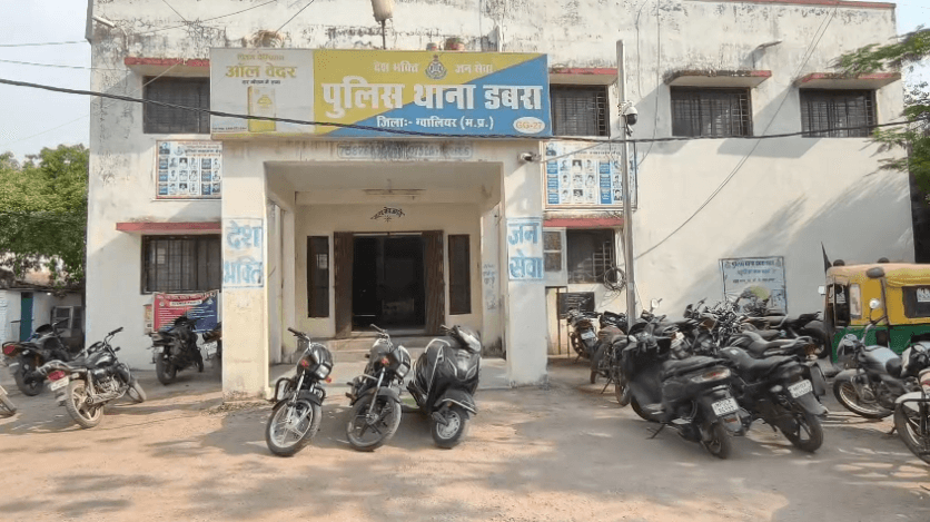 37 किलो गांजे के साथ दो तस्कर गिरफ्तार, छत्तीसगढ़ नंबर की कार जब्त; ओडिशा से ग्वालियर लाई जा रही थी खेप