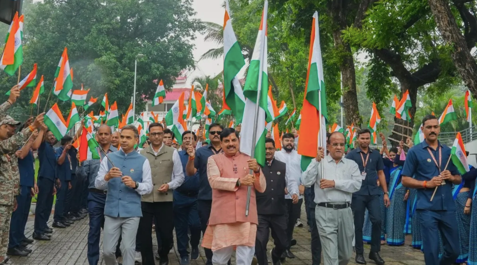 भोपाल में मुख्यमंत्री मोहन यादव ने किया तिरंगा यात्रा का नेतृत्व, ‘हर घर तिरंगा’ अभियान की शुरुआत