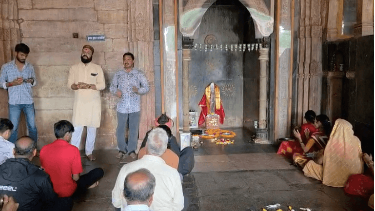 भोजशाला में हनुमान चालीसा, खसरा नंबर 612 में जुमे की नमाज; प्रशासन की रणनीति से दोनों धार्मिक आयोजन शांतिपूर्ण संपन्न