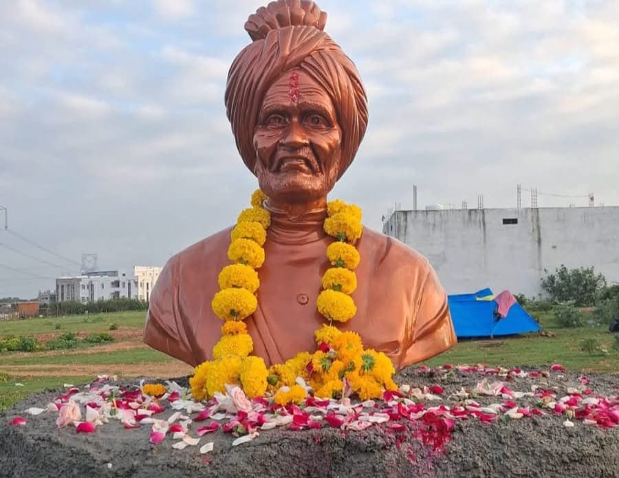 शासकीय भूमि पर रातों रात प्रतिमा स्थापना का मामला: वाचरौन चौराहे पर प्रशासनिक अनुमति को लेकर उठे सवाल