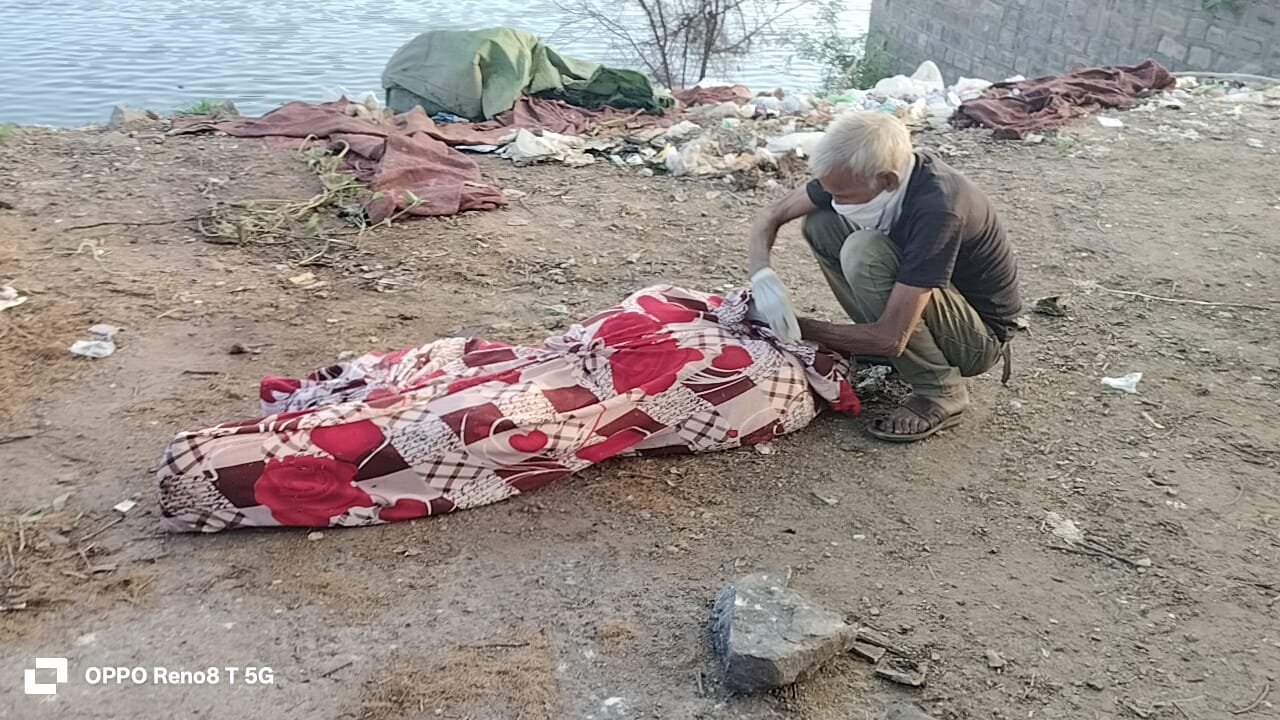 दमोह के पुरैना तालाब में अज्ञात व्यक्ति का शव मिलने से सनसनी, शिनाख्त में जुटी पुलिस