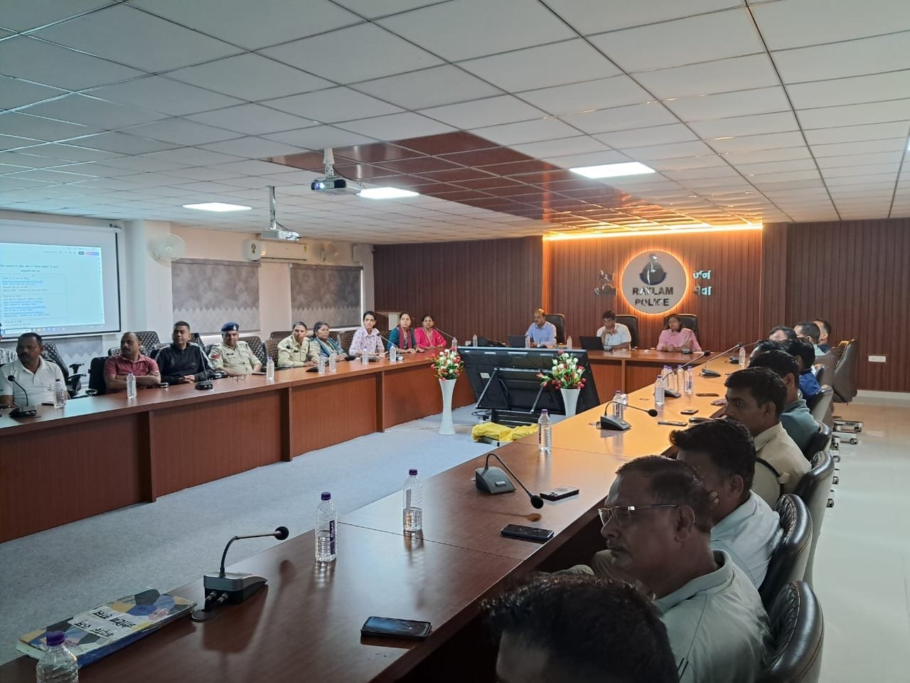 सिंहस्थ-2028 की तैयारियों के साथ पुलिसकर्मियों के मानसिक स्वास्थ्य पर विशेष फोकस, रतलाम में हार्टफुलनेस ध्यान योग प्रशिक्षण का 9वां बैच संपन्न