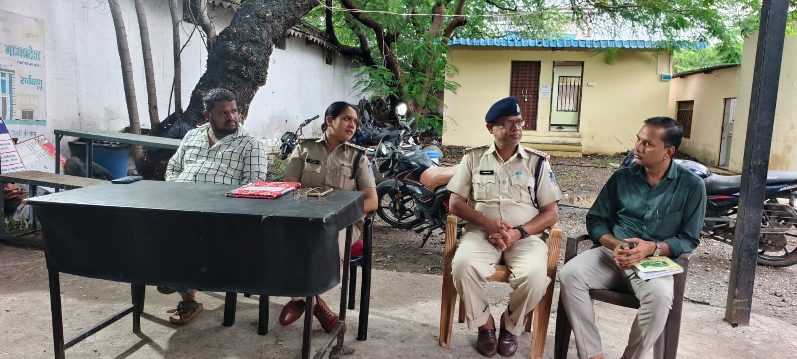 रतलाम के सैलाना में शांति समिति की बैठक, त्योहारों पर सुरक्षा और यातायात व्यवस्था को लेकर हुई चर्चा