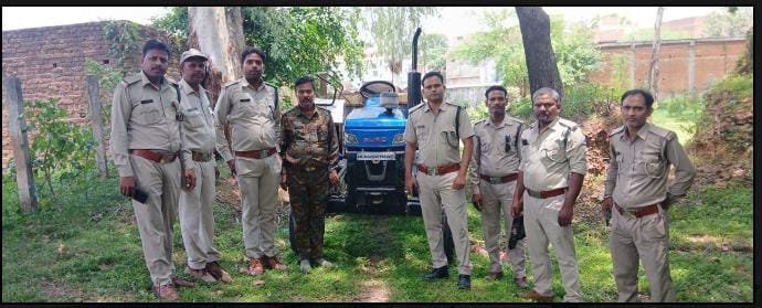 टीकमगढ़ में वन विभाग की बड़ी कार्रवाई, अवैध सेमल लकड़ी से भरा ट्रैक्टर जब्त; लकड़ी तस्करों में मचा हड़कंप