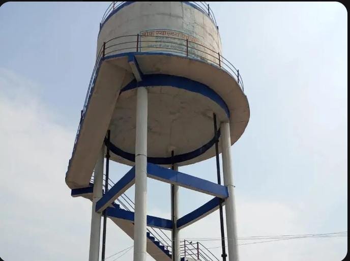 टीकमगढ़: बल्देवगढ़ क्षेत्र में गहराया जल संकट, अधूरी नल-जल योजनाओं से ग्रामीण परेशान