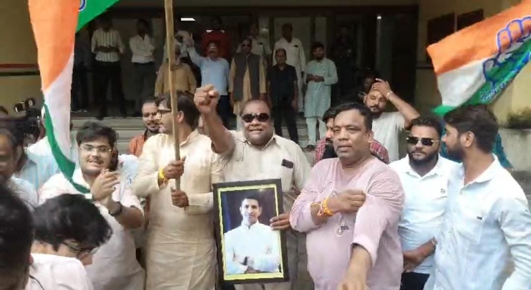 दतिया उपचुनाव: शुरुआती रुझानों में कांग्रेस आगे, भोपाल कांग्रेस कार्यालय में जश्न