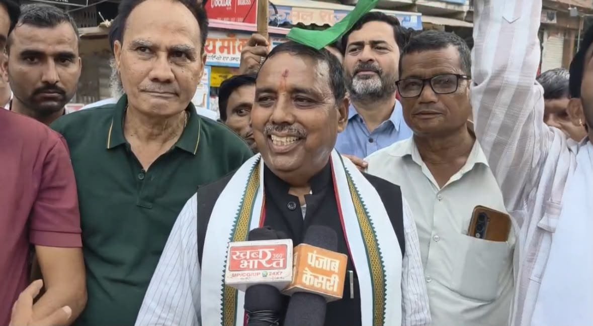 दतिया उपचुनाव में कांग्रेस की जीत पर डबरा में जश्न: विधायक सुरेश राजे बोले जनता ने लोकतंत्र की रक्षा की