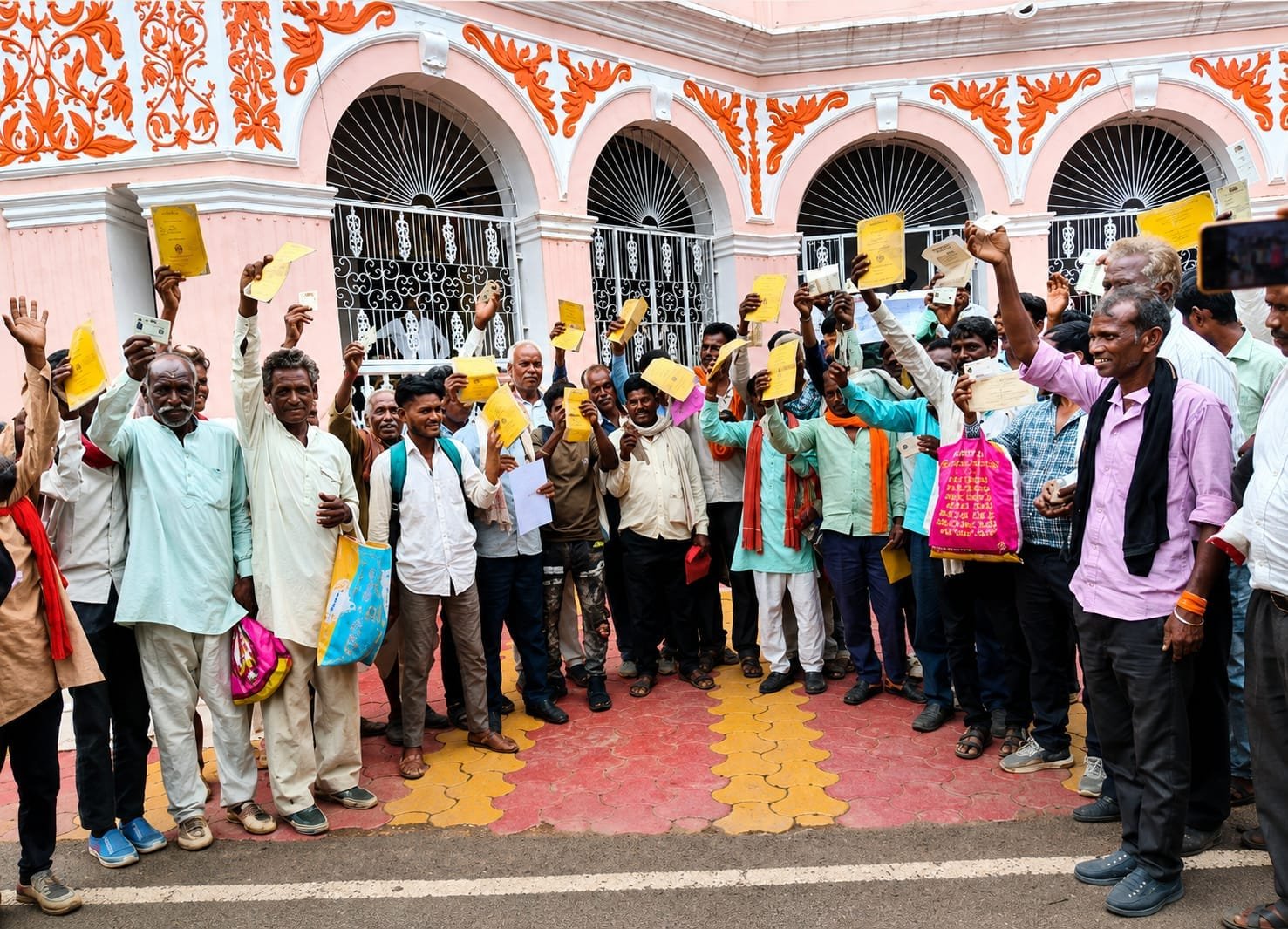 3 महीने से राशन नहीं मिलने का आरोप, ग्रामीणों ने कलेक्टर से जांच और कार्रवाई की मांग