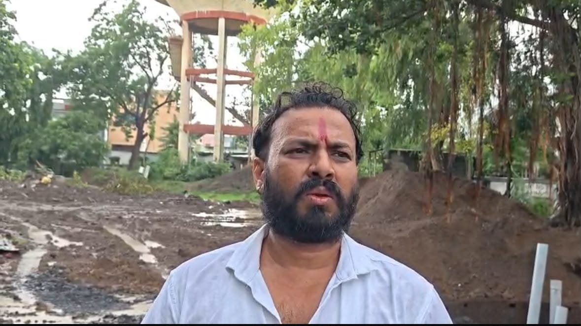 1.48 करोड़ की रेन वॉटर हार्वेस्टिंग परियोजना पर भ्रष्टाचार के आरोप: ग्राउंड जीरो पहुंच एडवोकेट प्रियांक सिंह ने खोला मोर्चा