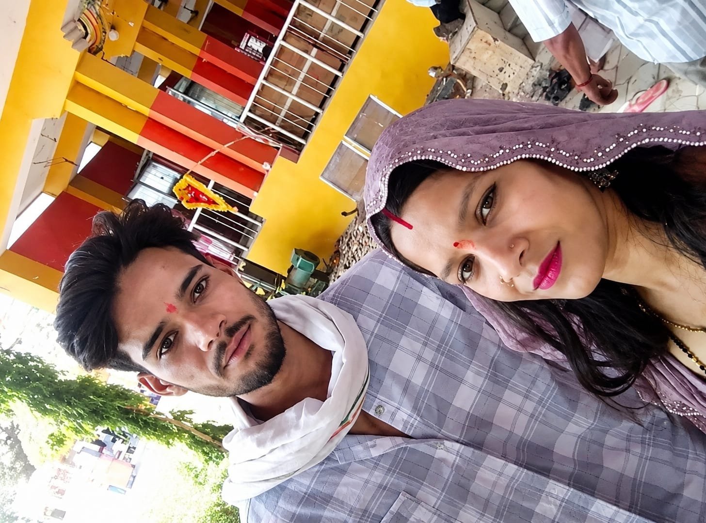 तीन बच्चों संग जिंदगीभर साथ निभाने का वादा: फिर घर से निकाला, महिला ने लगाया जबरन जहर खिलाने की कोशिश का आरोप