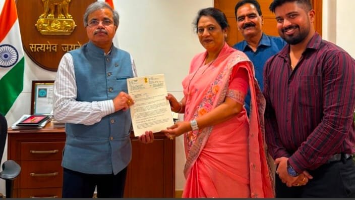 रेलवे बोर्ड अध्यक्ष से मिलीं सांसद डॉ. लता वानखेड़े: नई ट्रेनें, स्टॉपेज और ओवरब्रिज की उठाई मांग