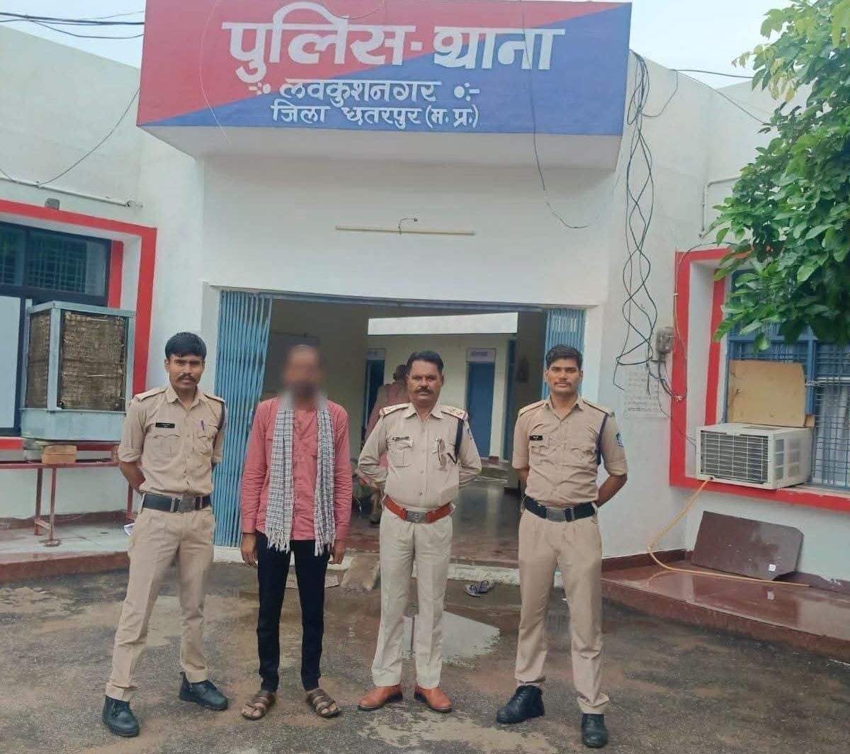 18 साल पुराने तीन मामलों में फरार ₹30 हजार का इनामी वारंटी गिरफ्तार, न्याय पथ अभियान में छतरपुर पुलिस को सफलता