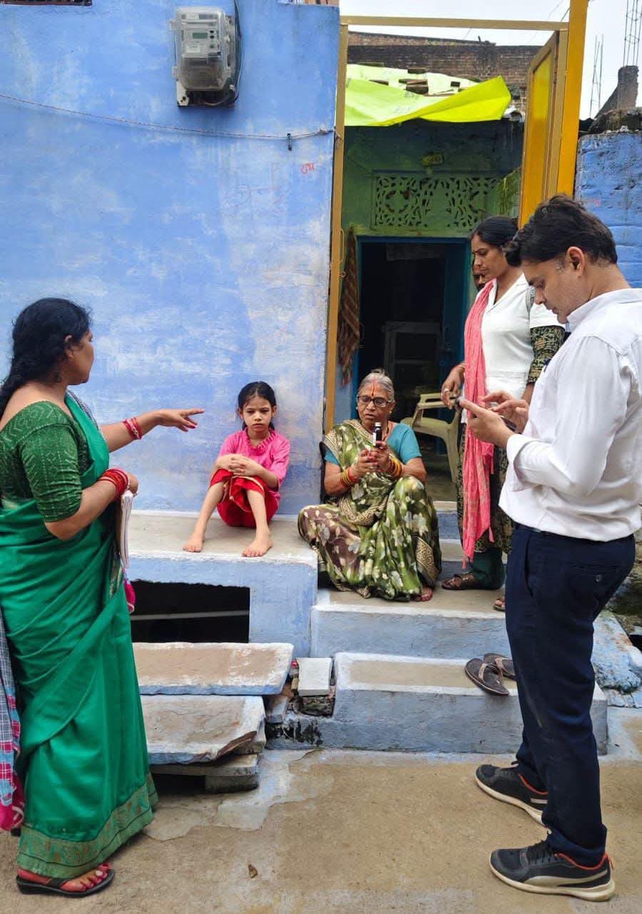 टीकमगढ़ में दस्तक अभियान की स्पॉट चेकिंग, वार्ड-8 में बच्चों की स्क्रीनिंग का लिया जायजा