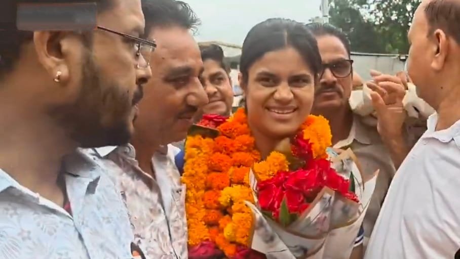 कॉमनवेल्थ गेम्स 2026: सिल्वर मेडलिस्ट यामिनी मौर्य का सागर में भव्य स्वागत