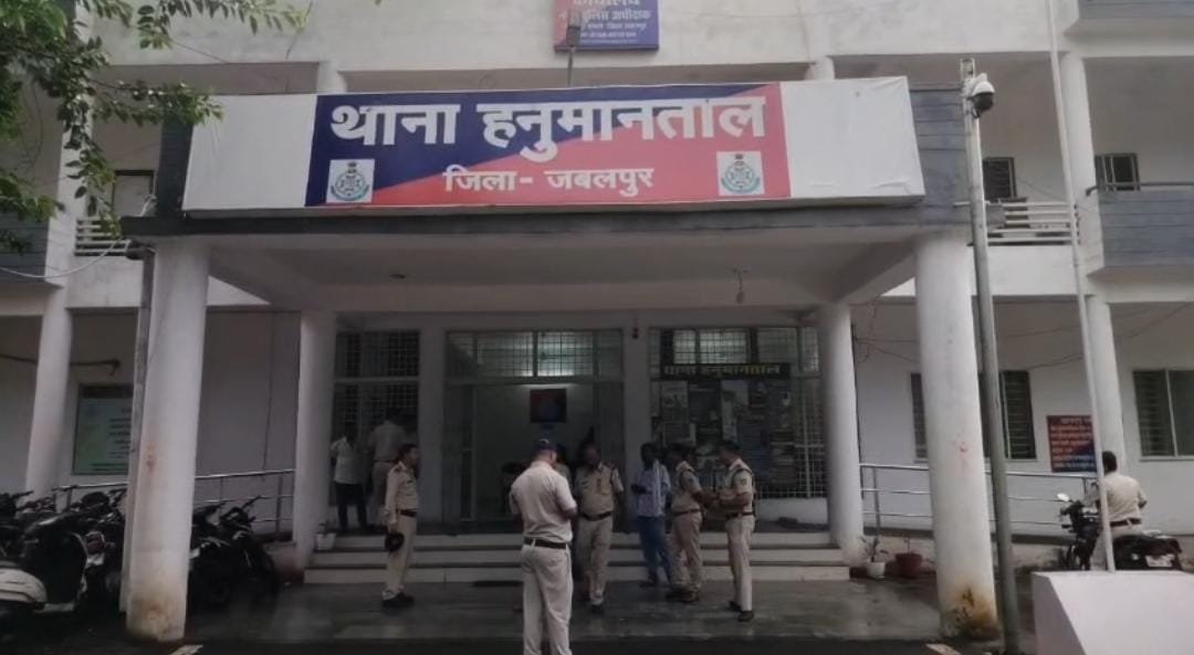 जबलपुर में चोरी का खुलासा, दो आरोपी गिरफ्तार; कब्रिस्तान में छिपाए थे जेवर