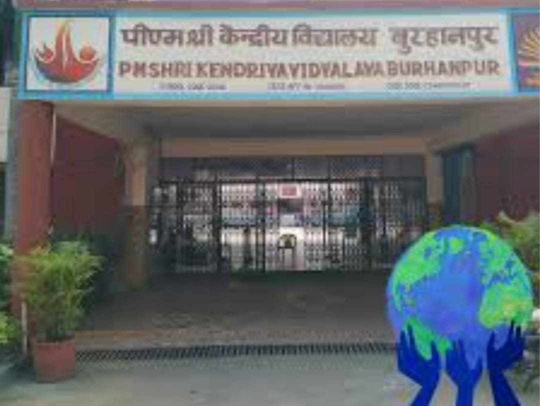 बुरहानपुर: PM श्री स्कूल में शिक्षिकाओं के रील बनाने का वीडियो वायरल, जांच की मांग