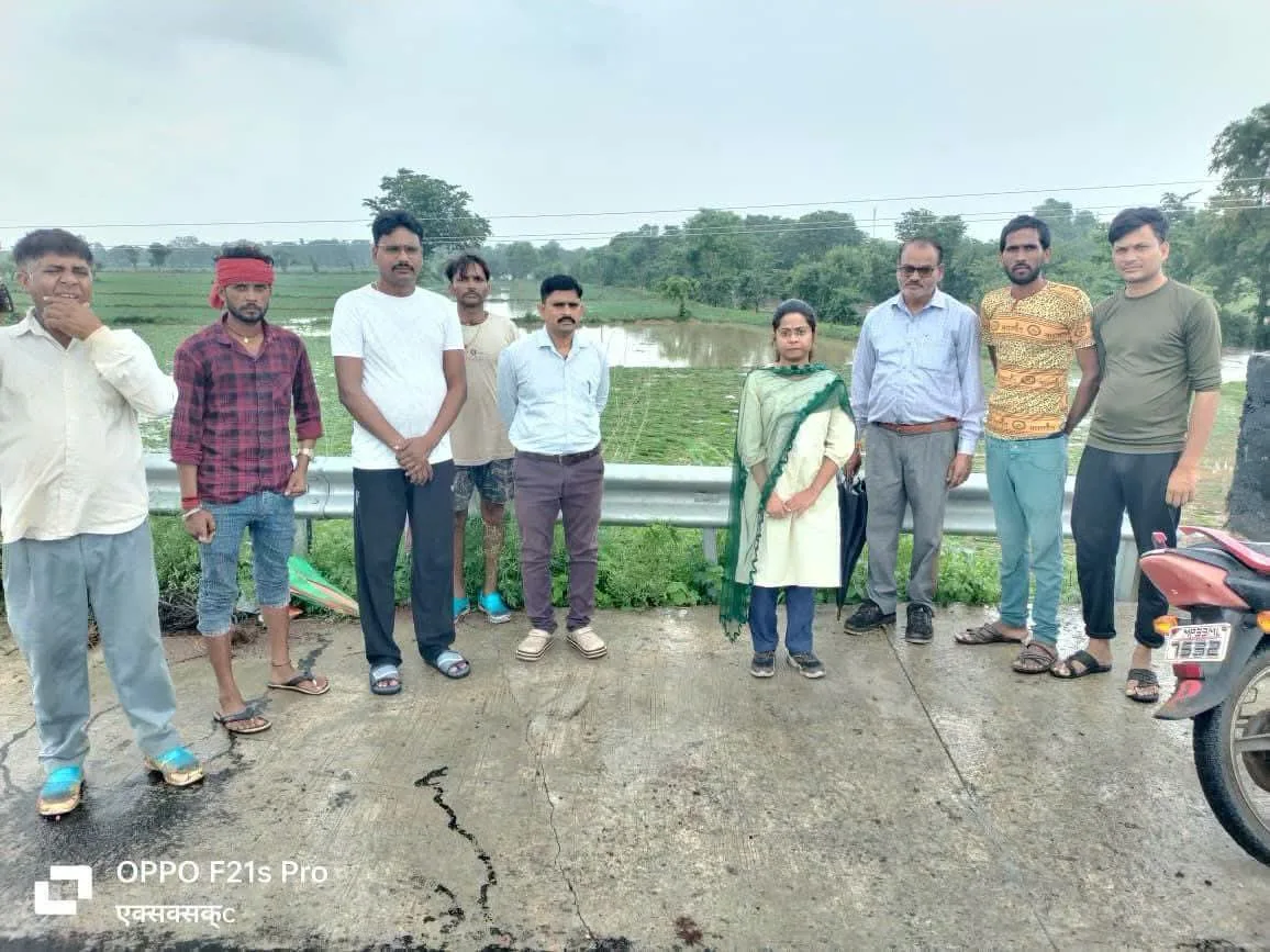 तेज बारिश ने किसानों की बढ़ाई चिंता, फसल नुकसान का जायजा लेने खेतों में पहुंचा प्रशासन